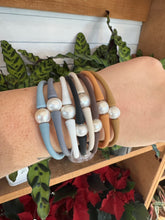 Load image into Gallery viewer, Silicone + Pearl Bracelet - Black & White Duo