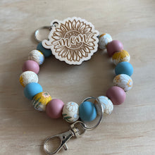 Load image into Gallery viewer, Floral Keyring